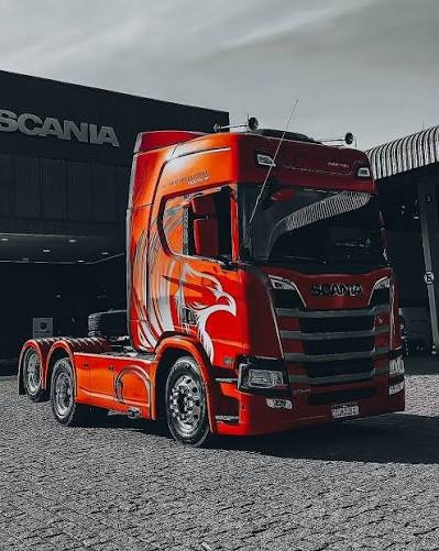 Projeto e modelo de caminhão TR242 5