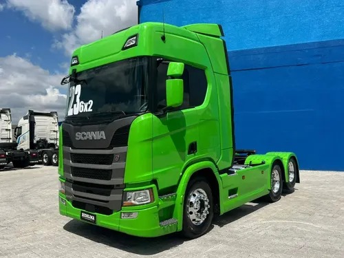 Projeto e modelo de caminhão TR242 6